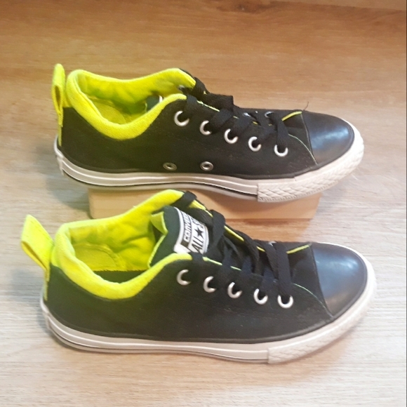 Converse Boy's Chuck Taylor All Star Low Top Sneakers - Junior 13 Black/Neon - Picture 12 of 12